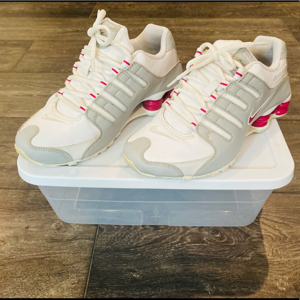 Women’s Nike Shox